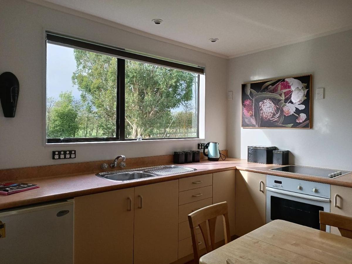 Chateau Le Cross Apartment Мартинбъро Екстериор снимка